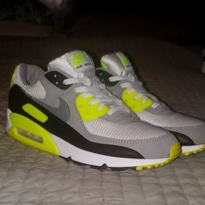 NIKE AIRMAX 90 "OG VOLT" SIZE 13 CD0881-103